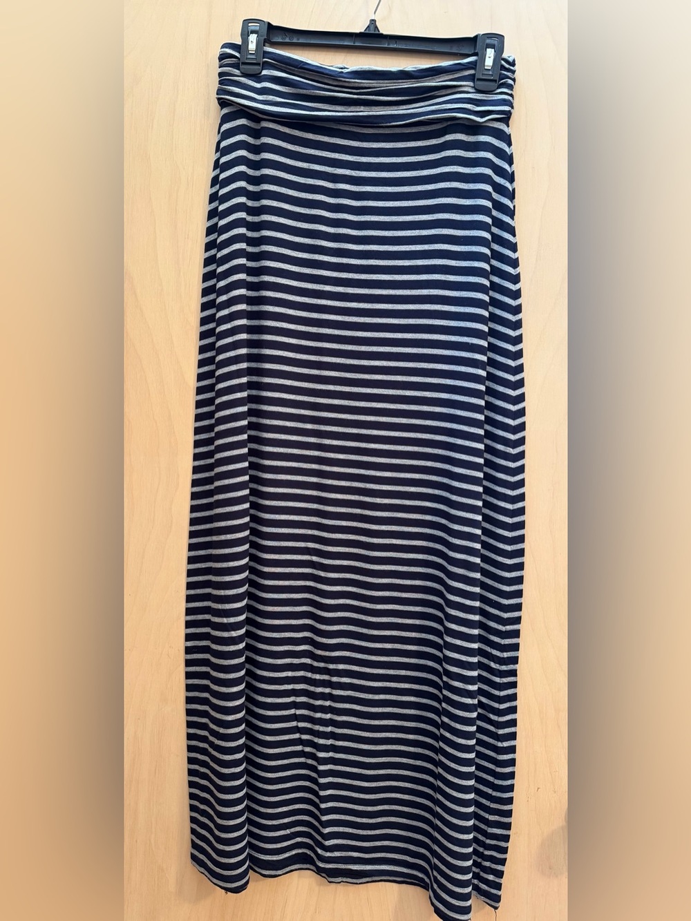 J Crew Sz XS/S navy & gray maxi jersey skirt.